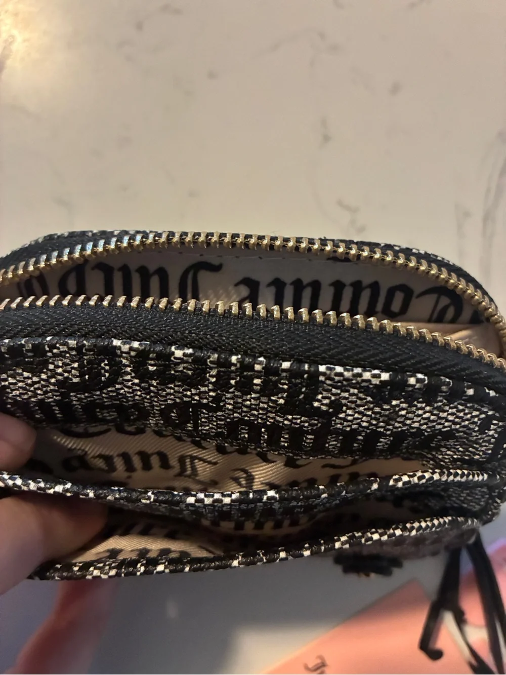 Juicy Couture Black & White Logo Zip Around Wallet Coin Purse Floral NWT